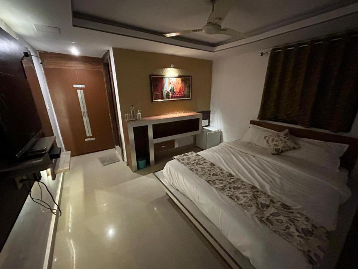 The Peach Tree Rooms เมาท์อาบู ภายนอก รูปภาพ