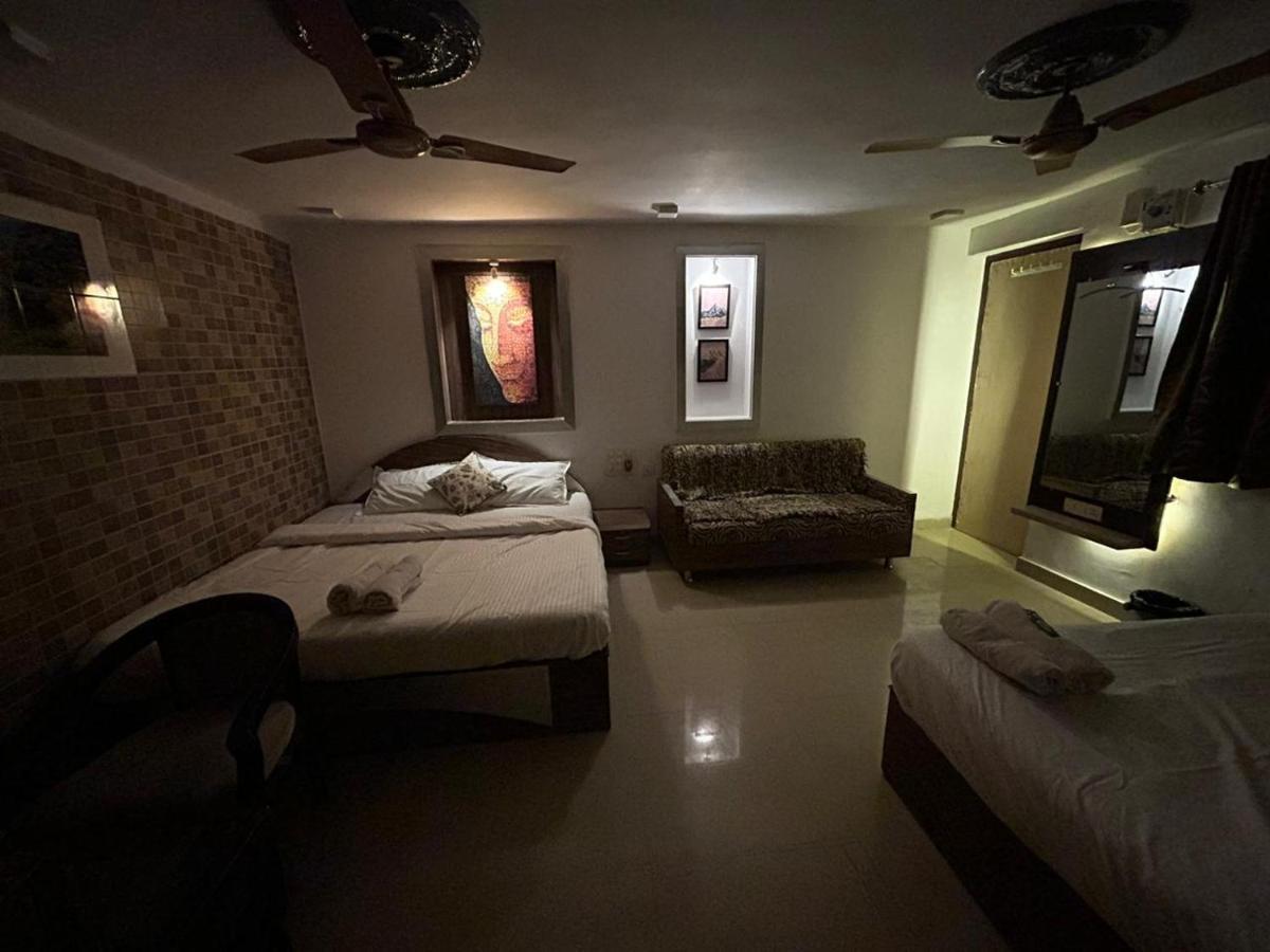The Peach Tree Rooms เมาท์อาบู ภายนอก รูปภาพ